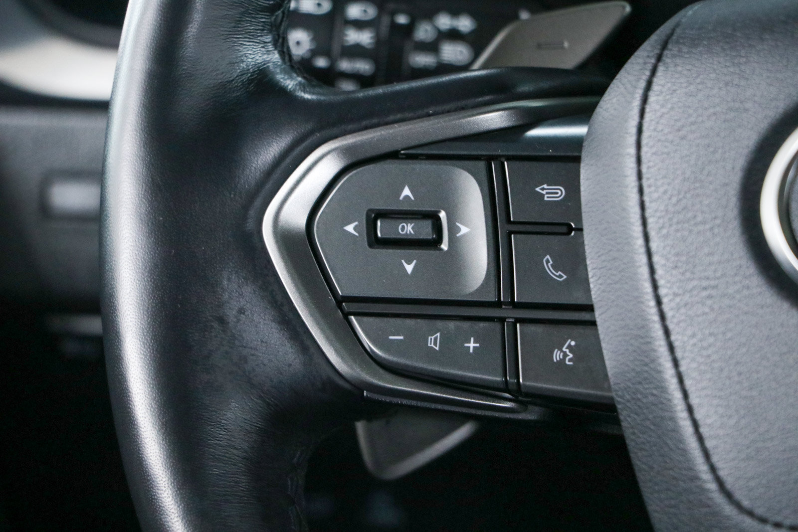 Used 2025 Lexus GX 550 w/ Accessory Package (2T) AWD/4WD image 14