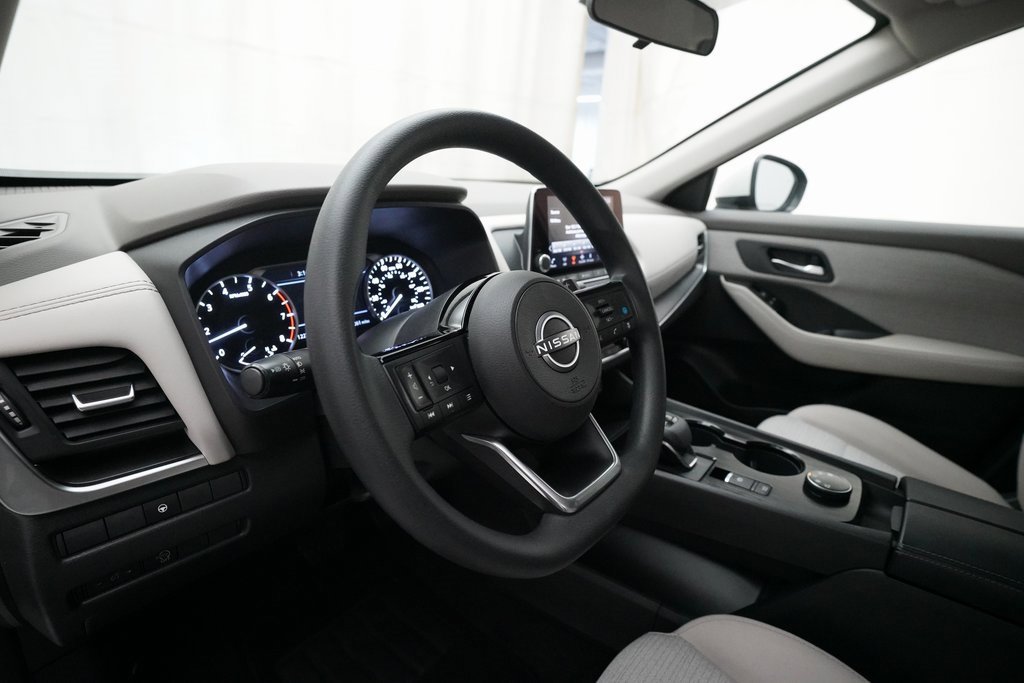 Used 2023 Nissan Rogue SV image 8