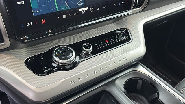 New 2025 Ford Expedition Active image 21