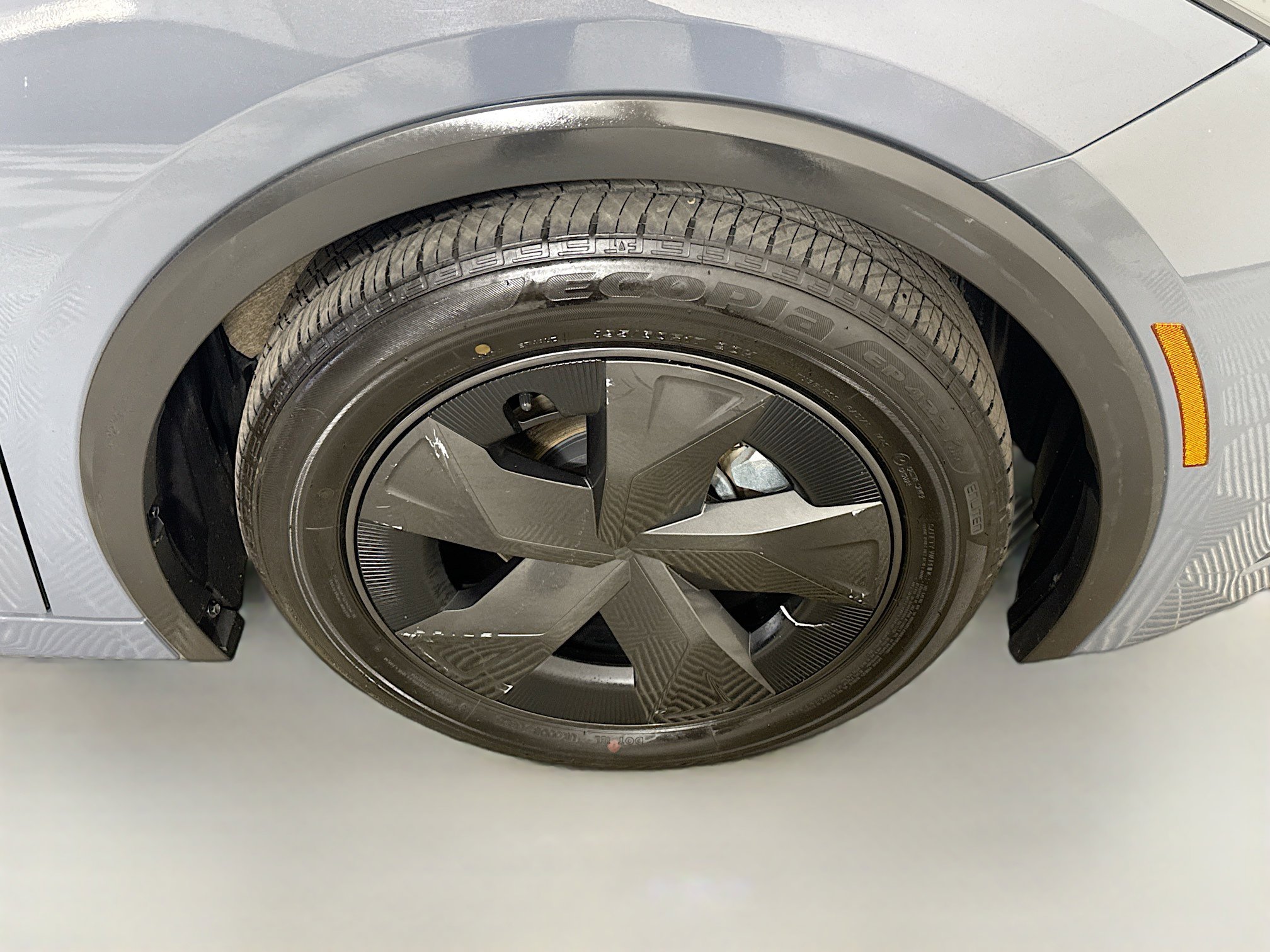 Used 2023 Toyota Prius LE image 32