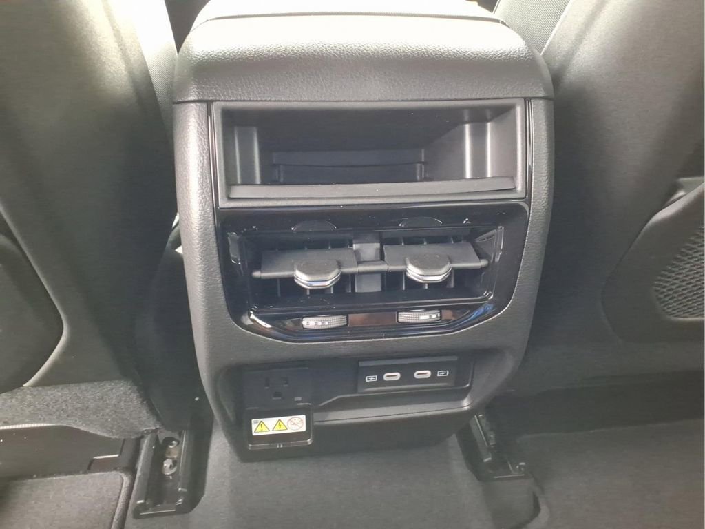 New 2026 Jeep Grand Cherokee Altitude RWD image 11