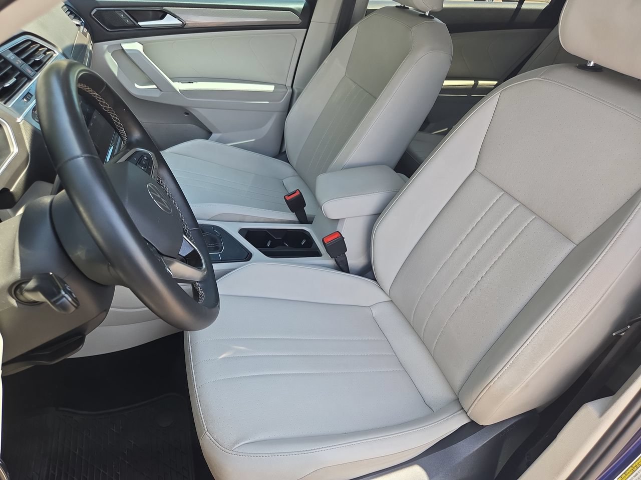 Used 2022 Volkswagen Tiguan SE FWD image 15