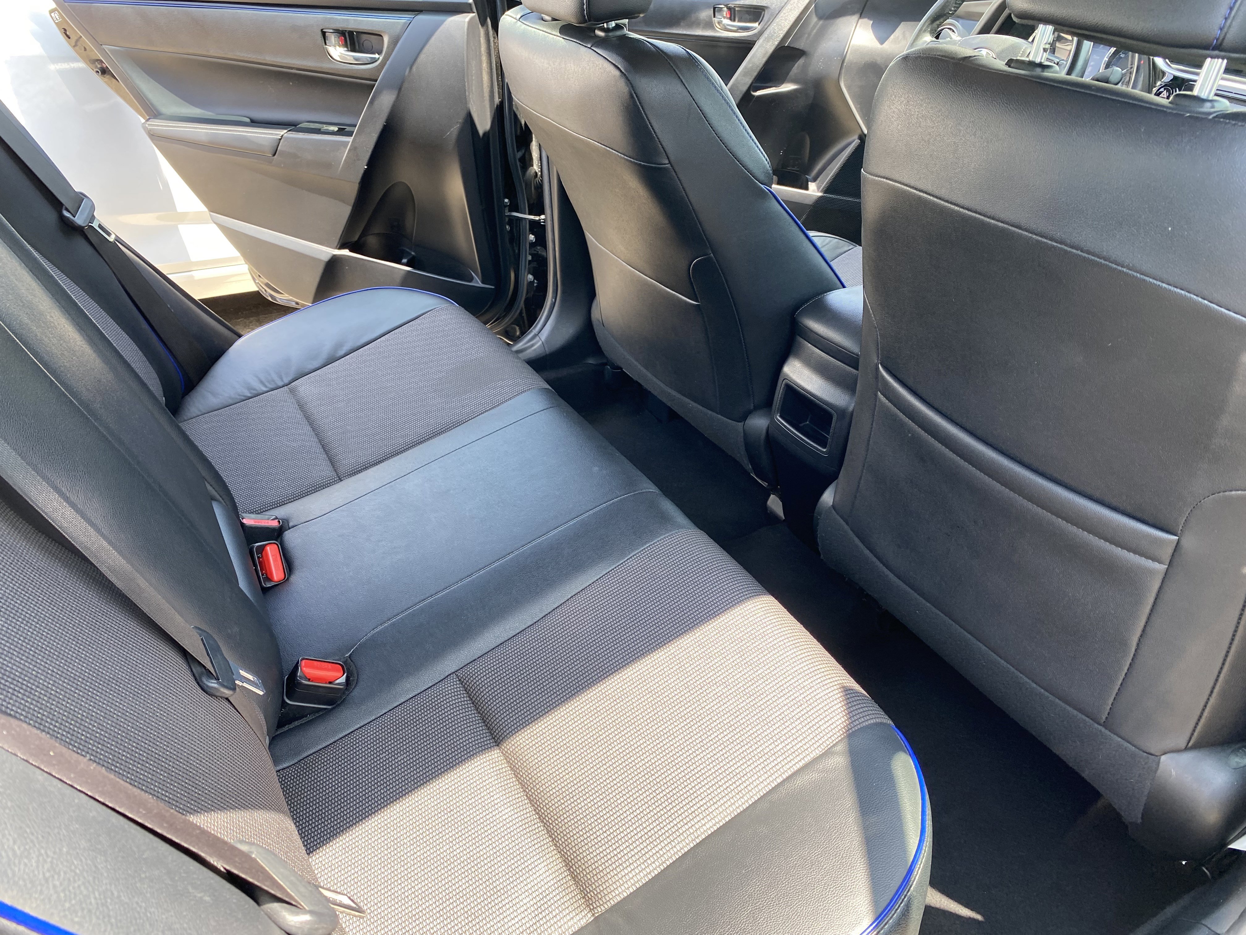Used 2019 Toyota Corolla SE w/ Protection Package FWD image 14