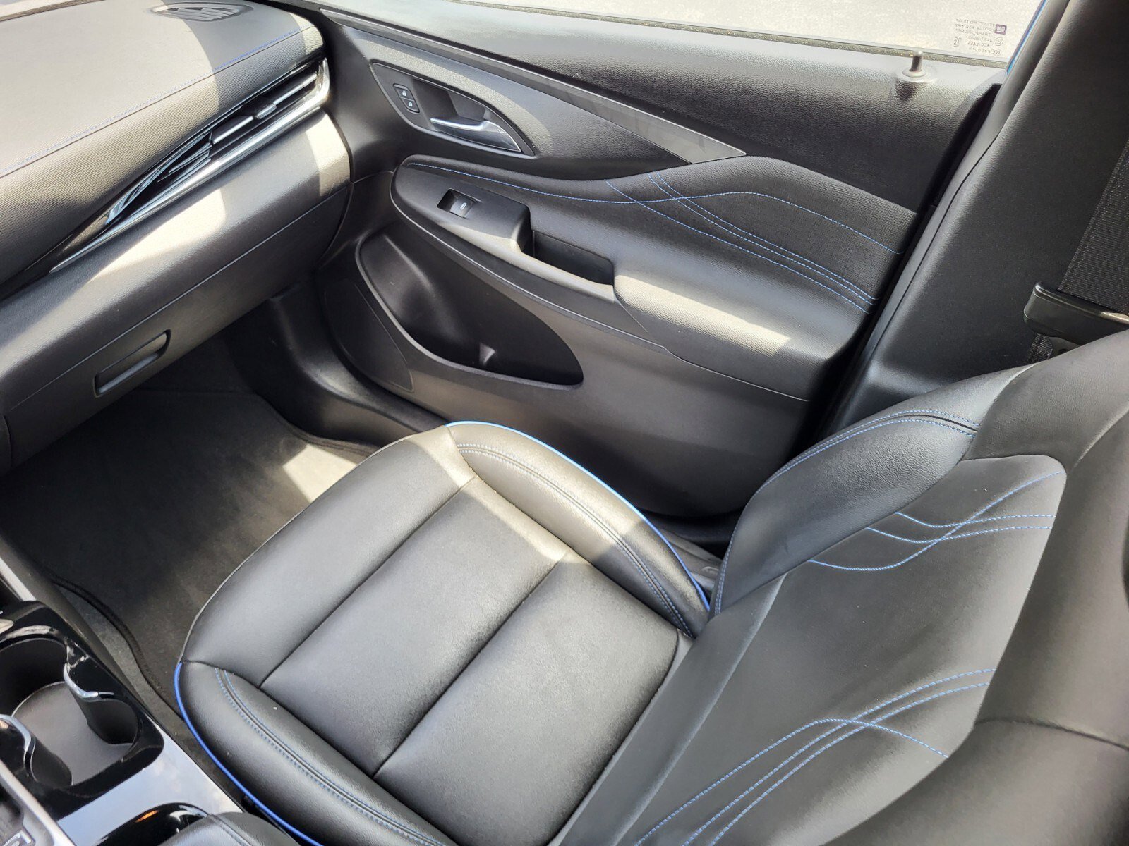 Used 2025 Buick Envista Sport Touring image 16