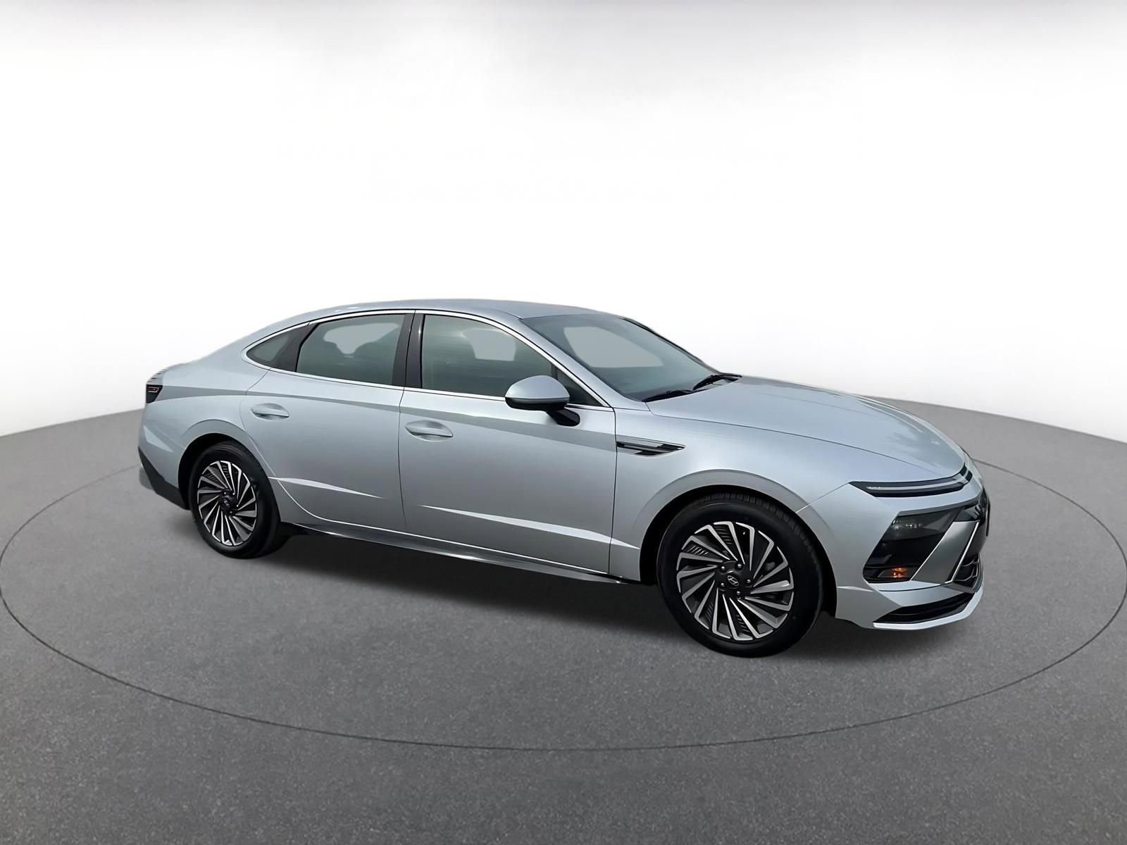 Used 2025 Hyundai Sonata SEL image 2