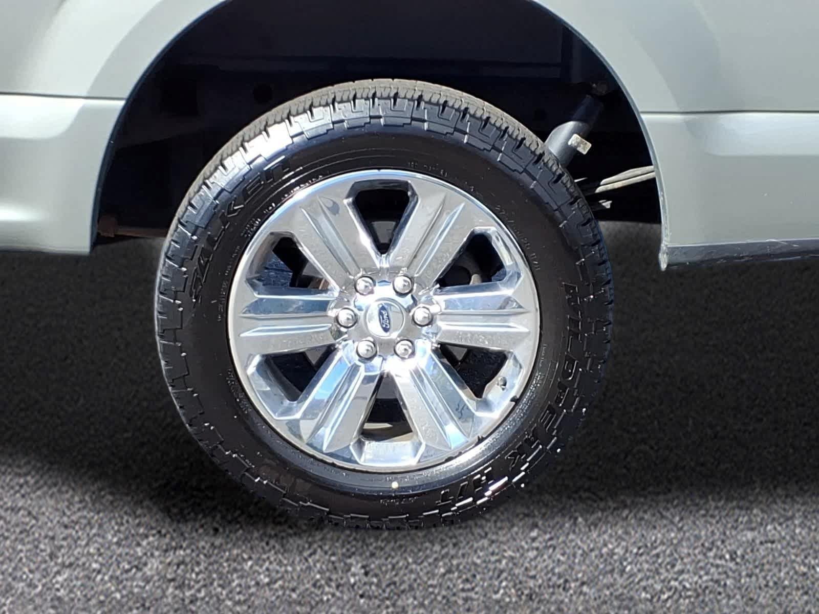 Used 2019 Ford F150 XLT w/ Equipment Group 302A Luxury AWD/4WD image 3