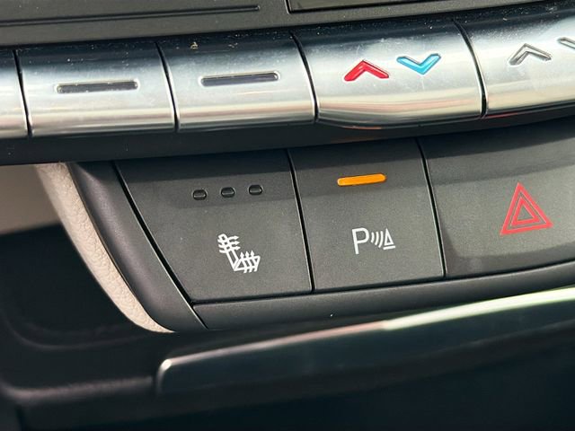 Used 2020 Cadillac XT4 Luxury w/ Cold Weather Package image 20