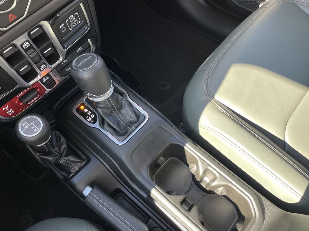 Certified 2025 Jeep Gladiator Mojave w/ Convenience Group AWD/4WD image 21