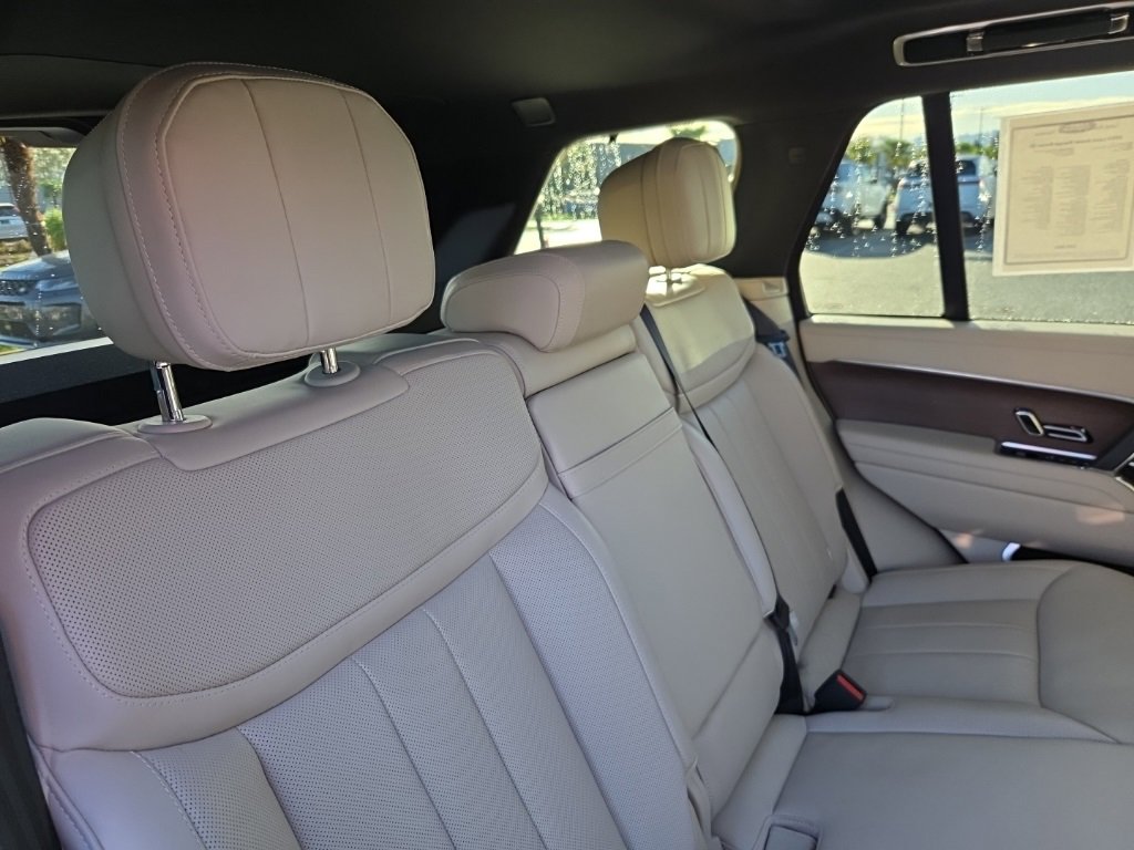 Certified 2023 Land Rover Range Rover SE image 14
