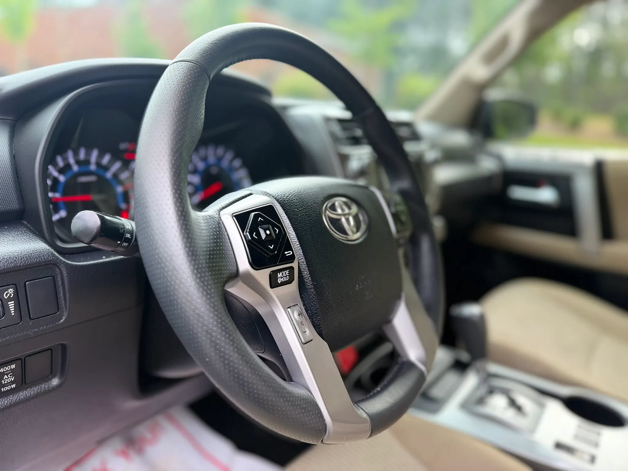 Used 2016 Toyota 4Runner SR5 AWD/4WD image 12