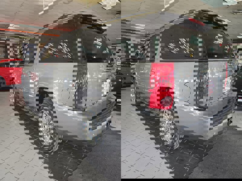 Used 2012 GMC Yukon XL SLT RWD image 6