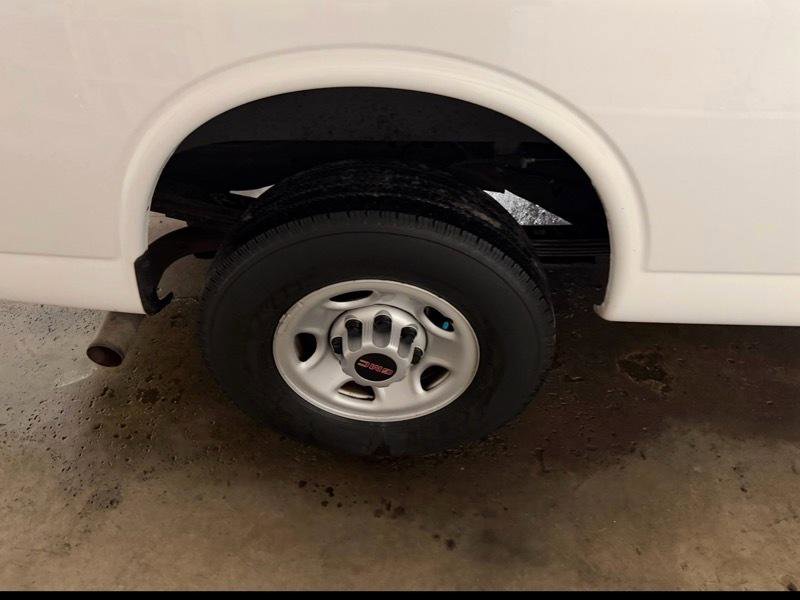 Used 2018 GMC Savana 3500 Extended w/ Driver Convenience Package image 11