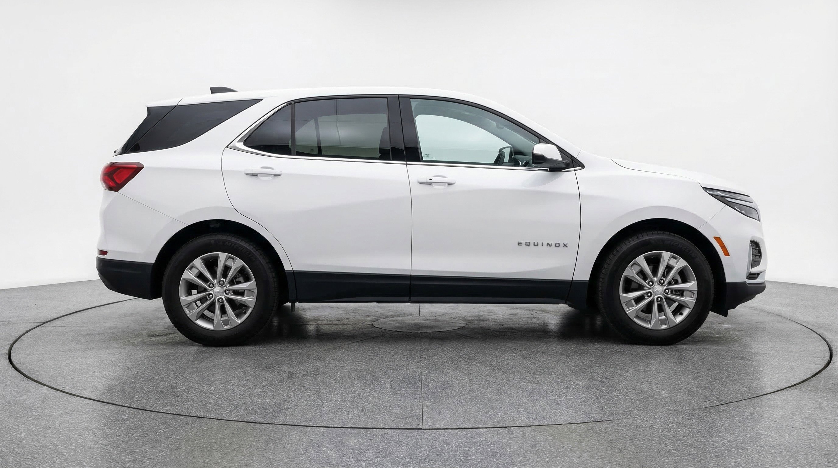 Used 2025 Chevrolet Equinox LT image 11