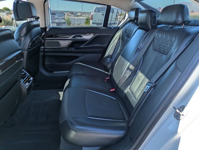 Used 2022 BMW 740i w/ Premium Package RWD image 14