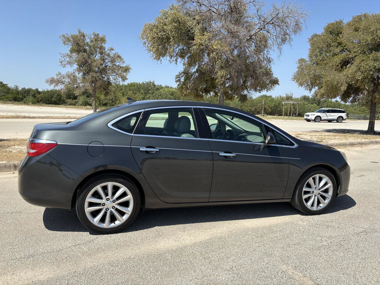 Used 2014 Buick Verano Convenience FWD image 46