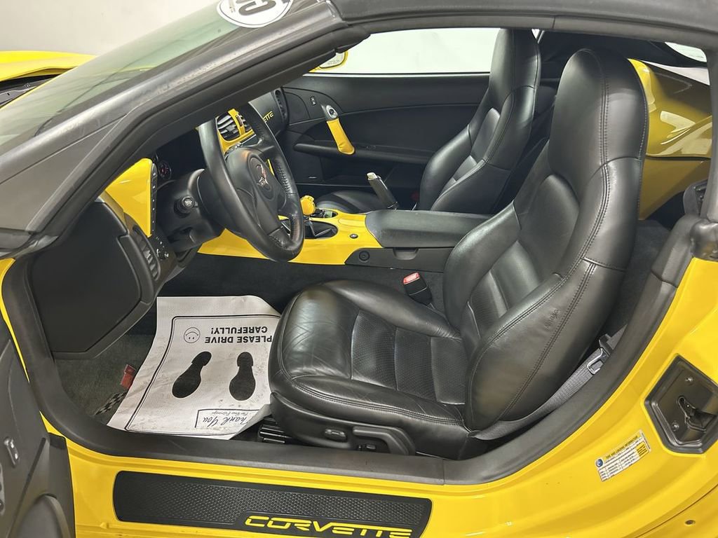 Used 2005 Chevrolet Corvette Convertible w/ Preferred Equipment Group RWD image 9