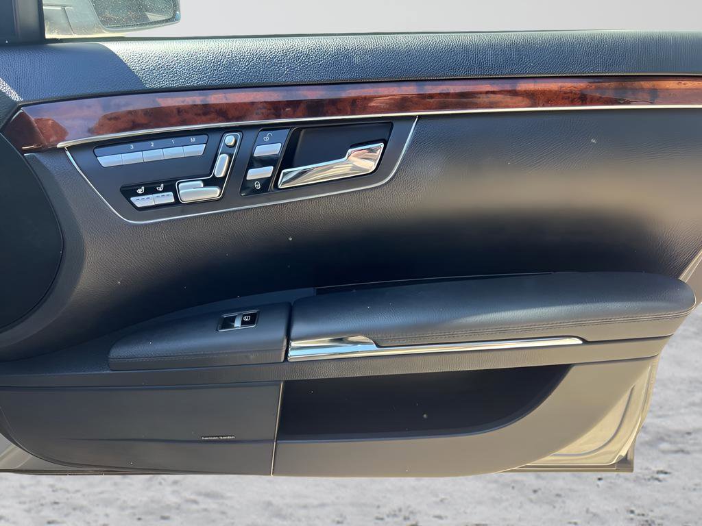 Used 2010 Mercedes-Benz S 550 image 32