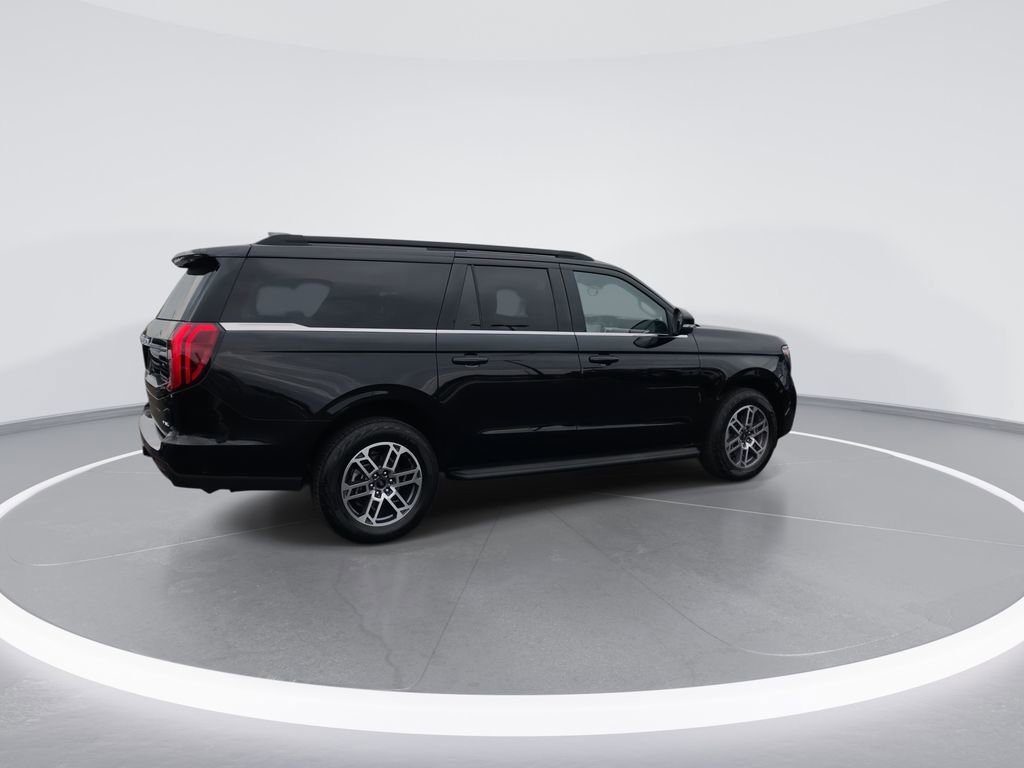 Used 2025 Ford Expedition Max Active AWD/4WD image 8