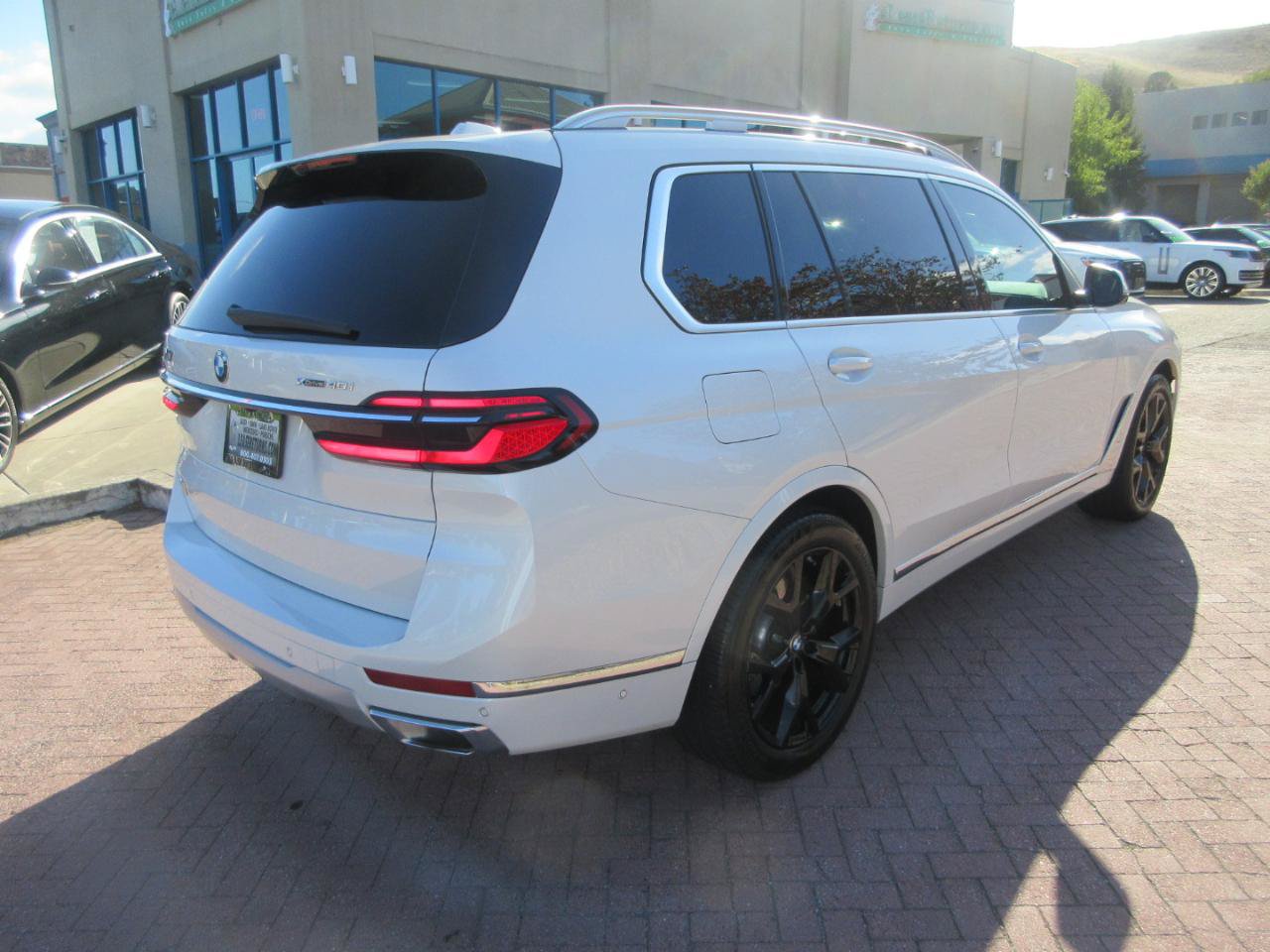 Used 2025 BMW X7 xDrive40i w/ Premium Package AWD/4WD image 2