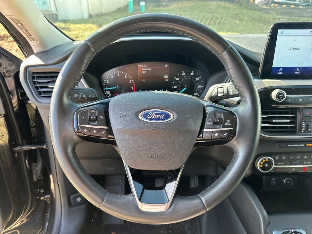 Used 2021 Ford Escape SE w/ SE Sport Appearance Package image 15