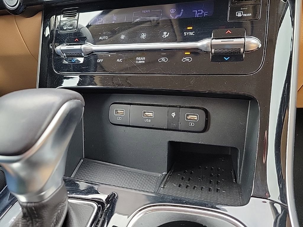 Used 2024 Kia Carnival EX image 26
