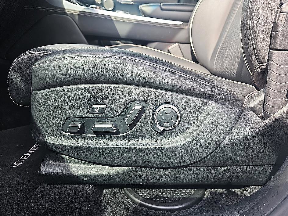 Used 2023 Genesis GV80 3.5T Advanced + image 16