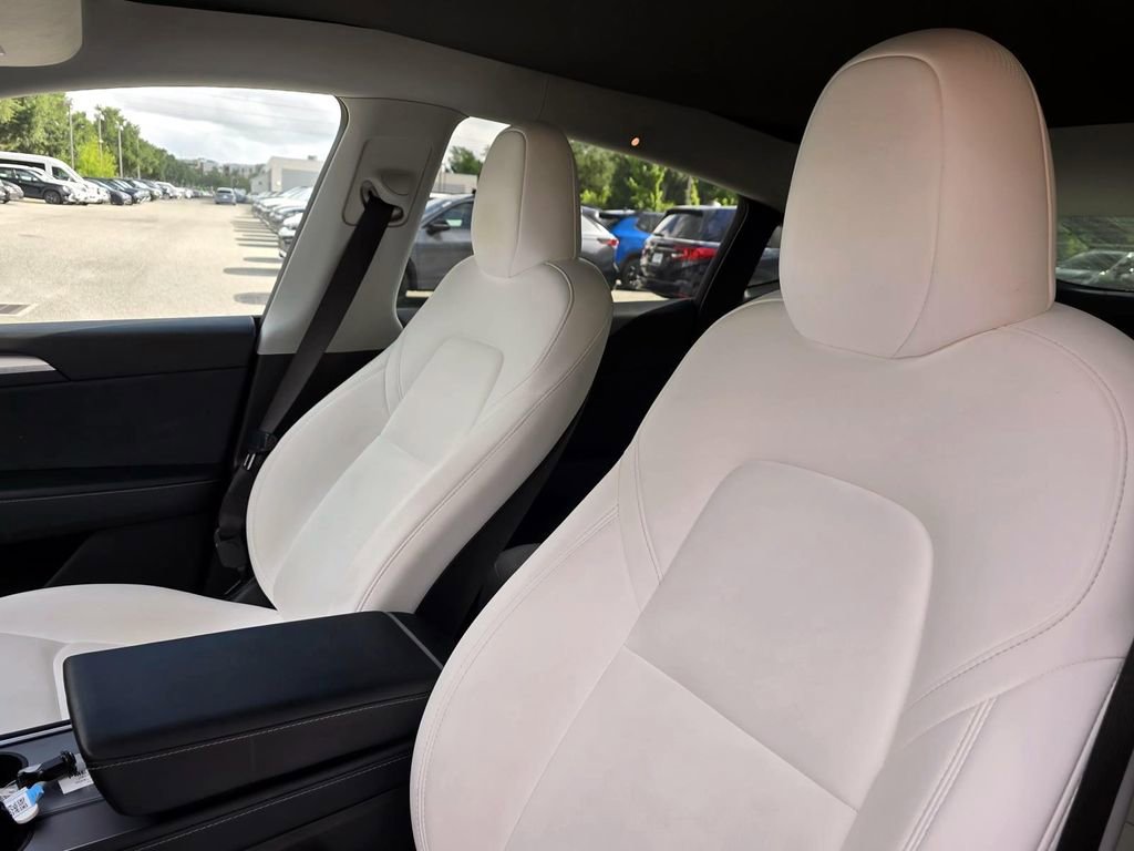 Used 2024 Tesla Model Y Performance AWD/4WD image 18