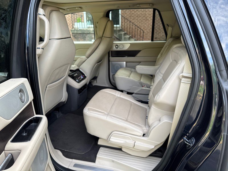 Used 2021 Lincoln Navigator L Reserve w/ Luxury Package AWD/4WD image 33