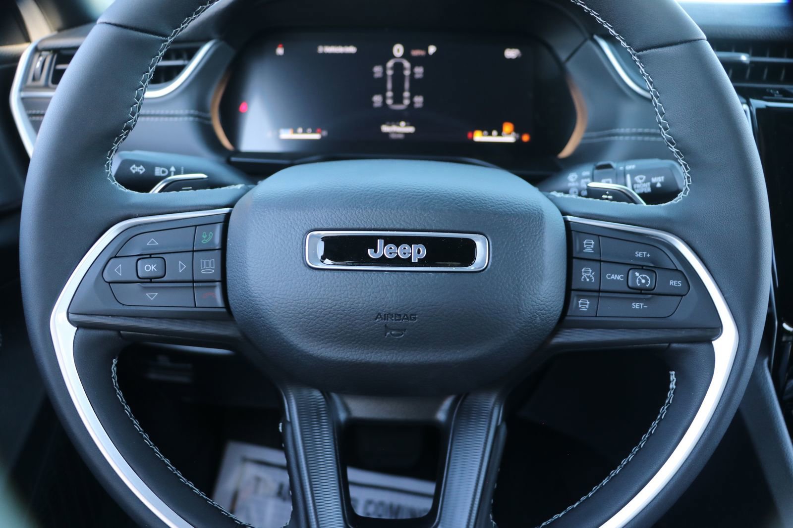 New 2025 Jeep Grand Cherokee L Laredo AWD/4WD image 15