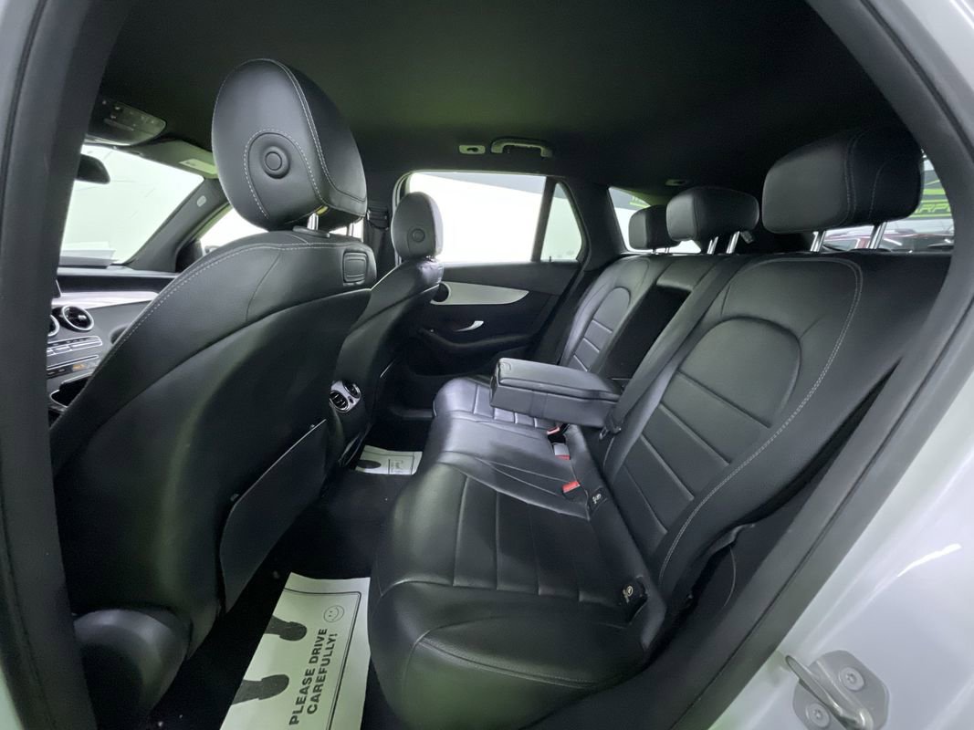 Used 2019 Mercedes-Benz GLC 300 4MATIC w/ Premium Package image 26