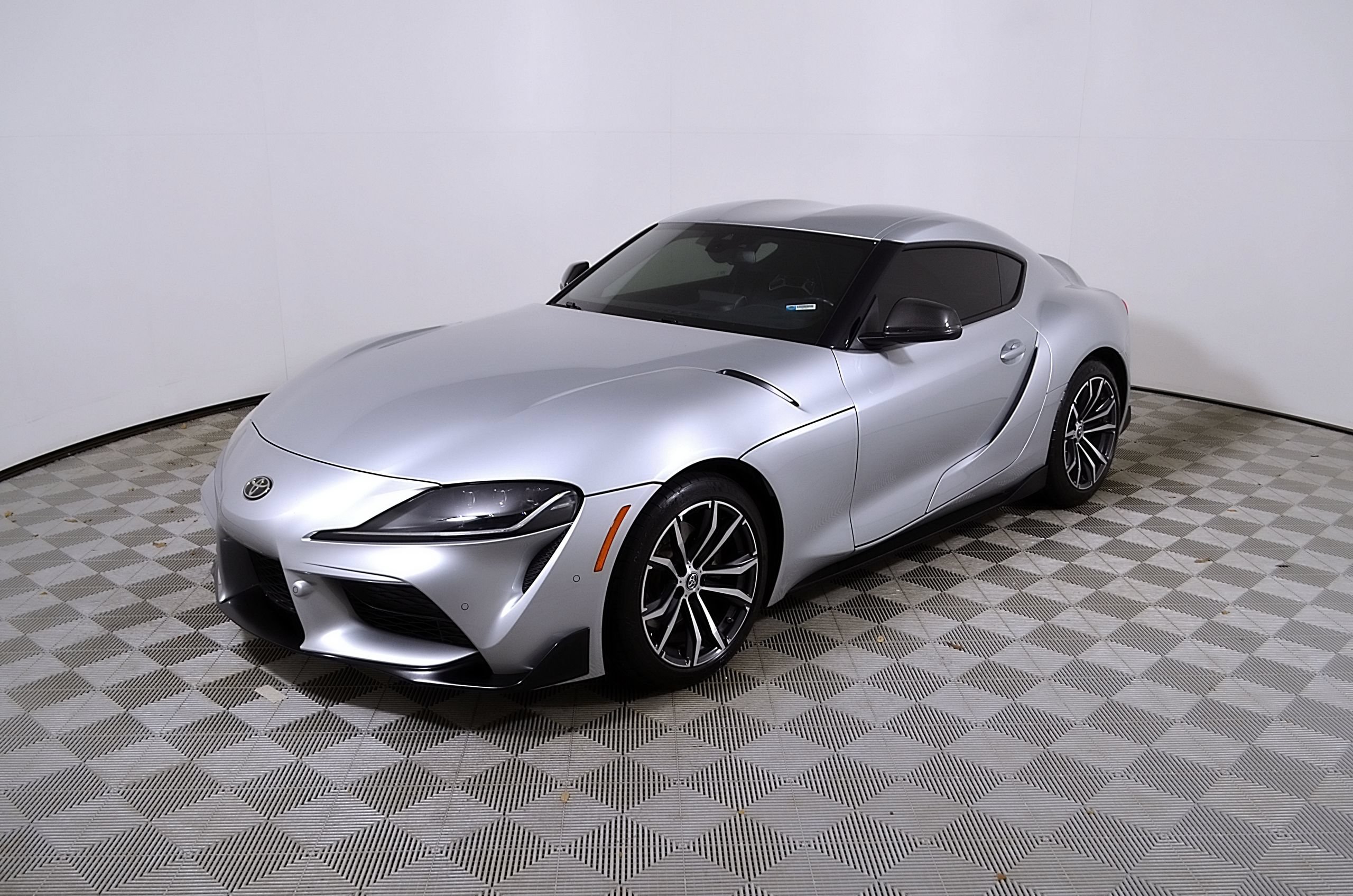 Used 2021 Toyota Supra w/ Safety & Technology Package RWD image 3
