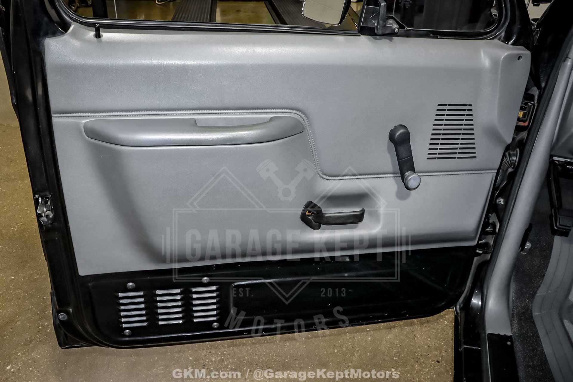 Used 1987 Ford F150 2WD Regular Cab image 94