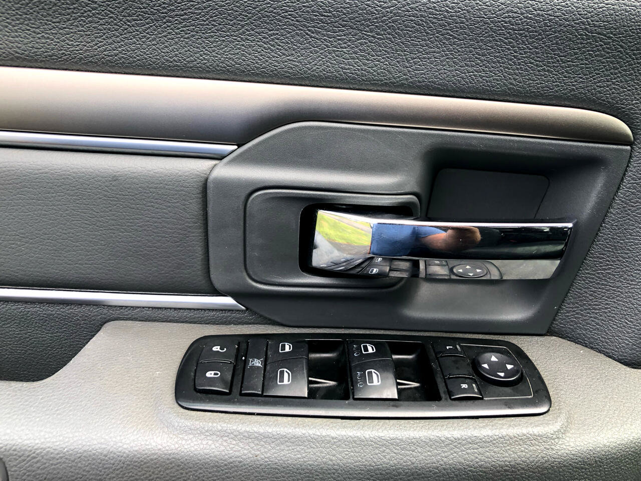 Used 2015 RAM 2500 SLT image 24