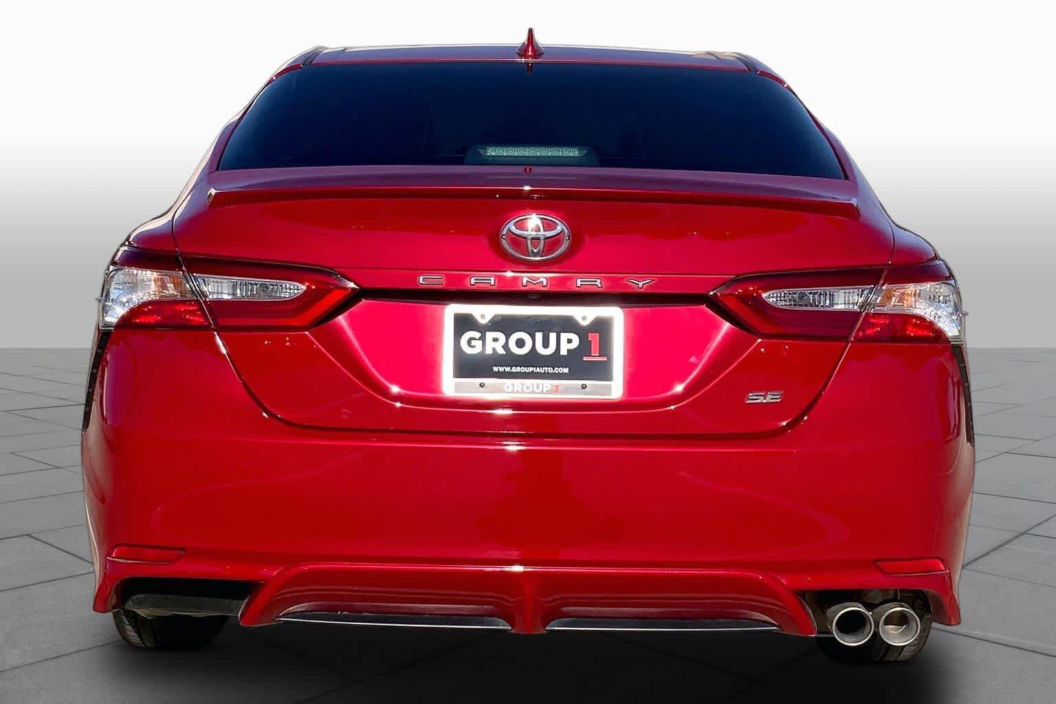 Used 2020 Toyota Camry SE FWD image 5