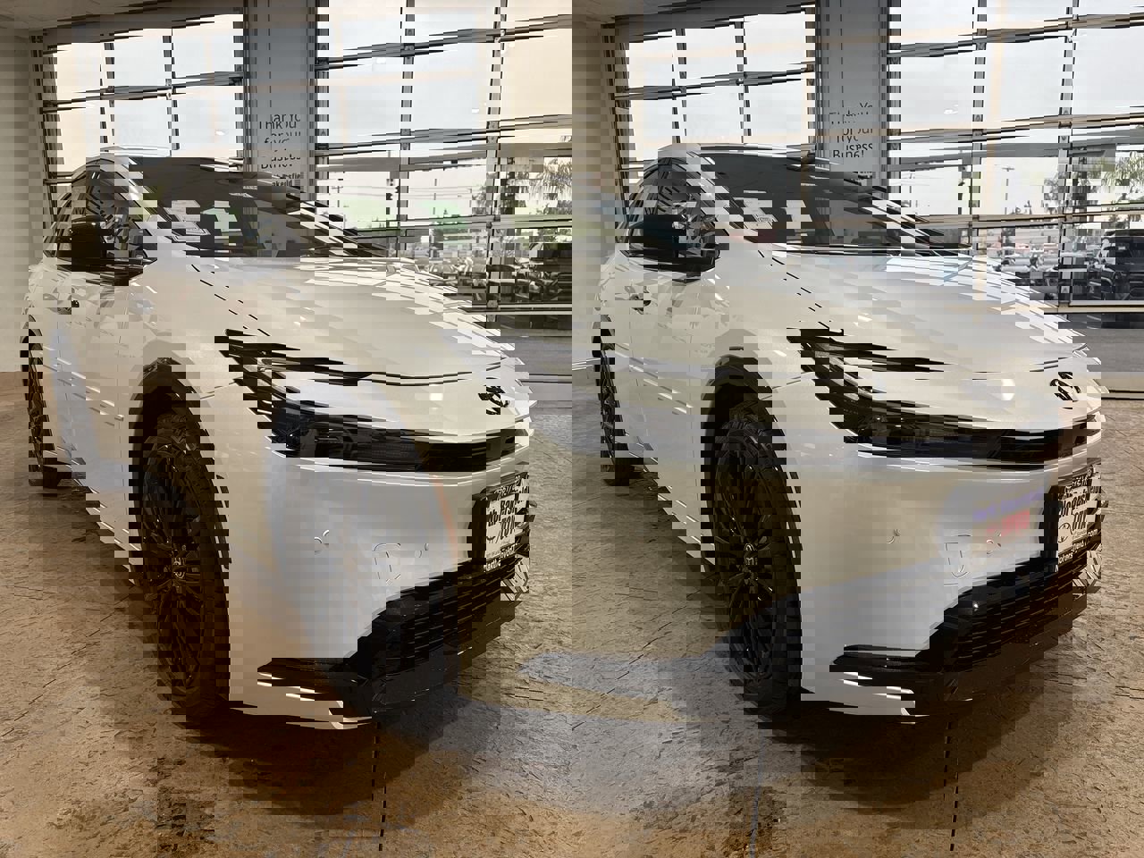 New 2026 Toyota Prius Plug-In Hybrid image 4