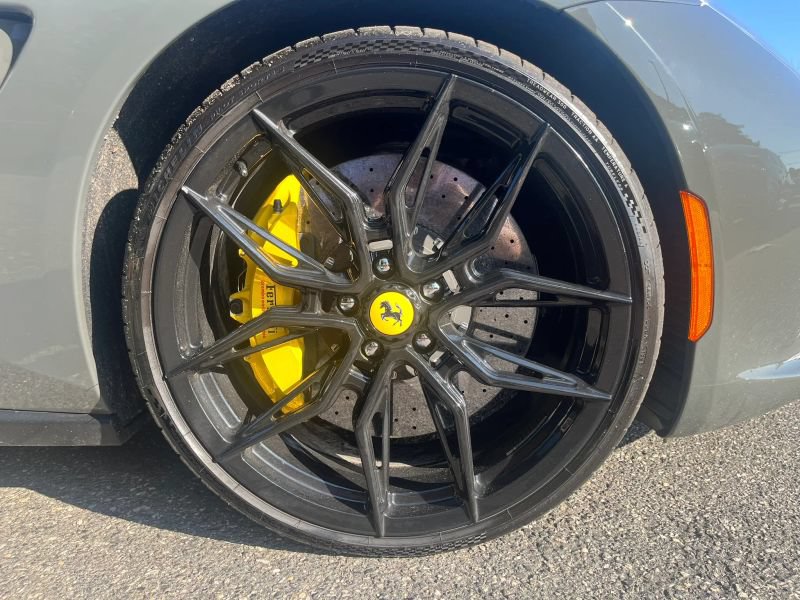 Used 2018 Ferrari GTC4Lusso AWD/4WD image 30