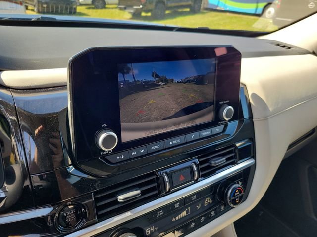 Used 2025 Nissan Pathfinder SV FWD image 20