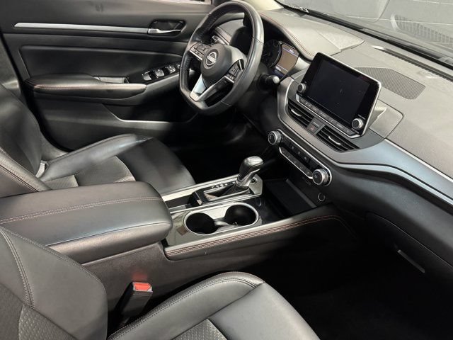 Used 2024 Nissan Altima 2.5 SR FWD image 17