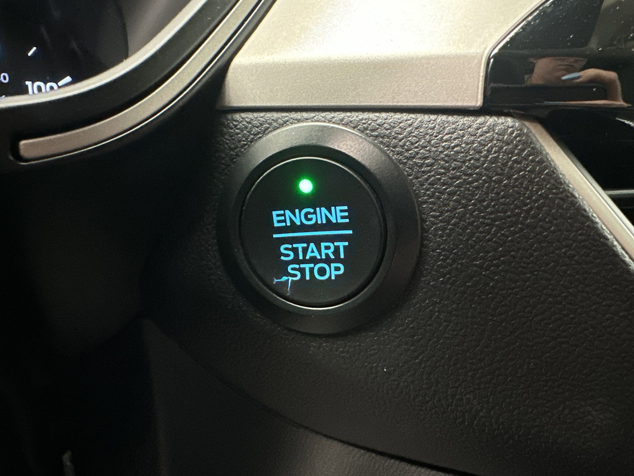 Used 2020 Ford Escape SE image 24