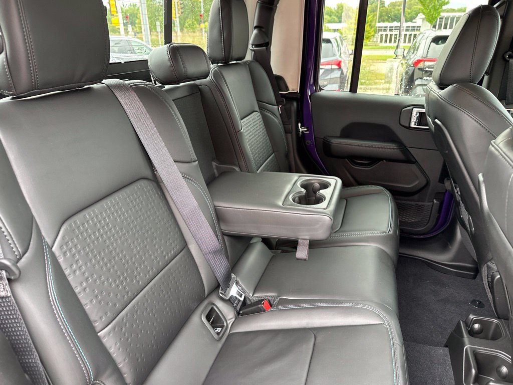 New 2026 Jeep Gladiator Sport AWD/4WD image 18