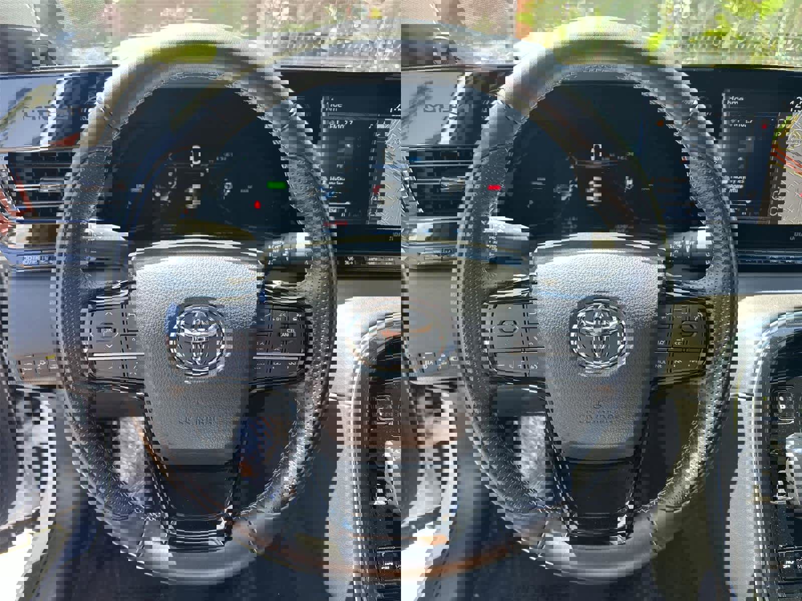 Used 2022 Toyota Mirai XLE w/ Advanced Technology Package image 15