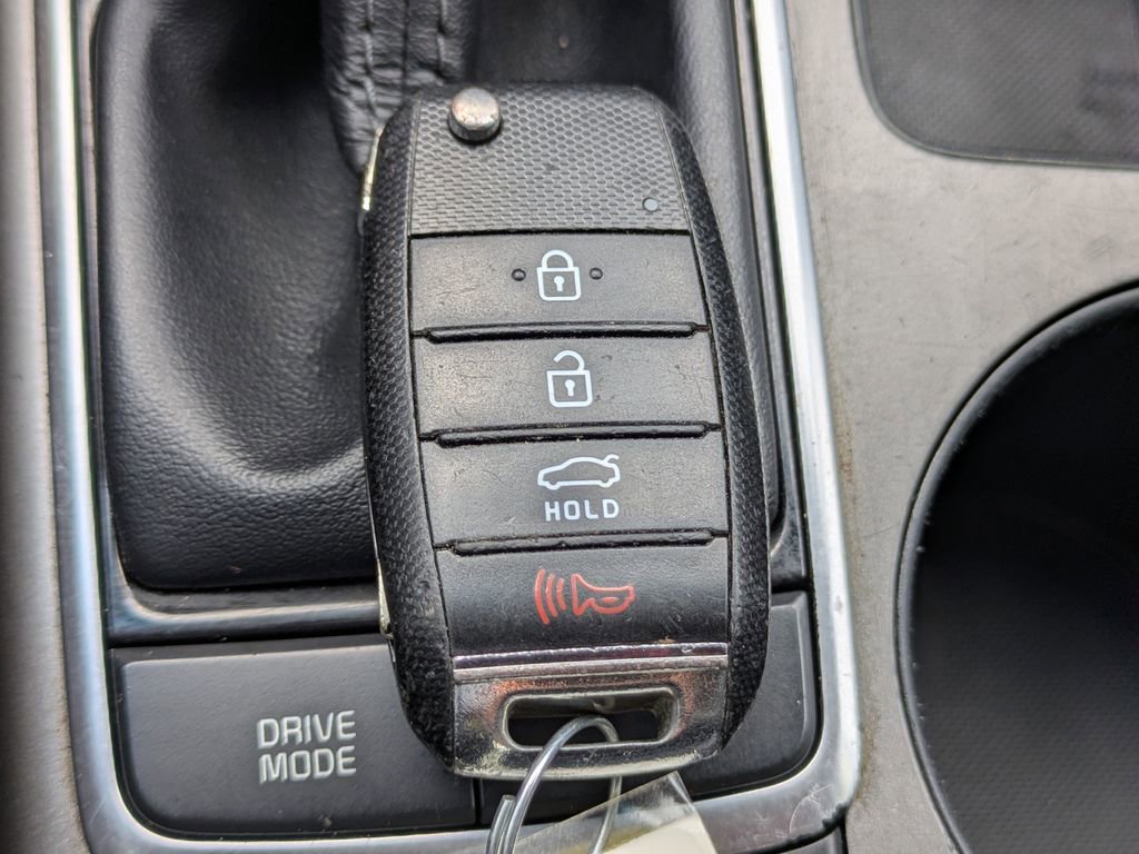 Used 2020 Kia Optima LX FWD image 25