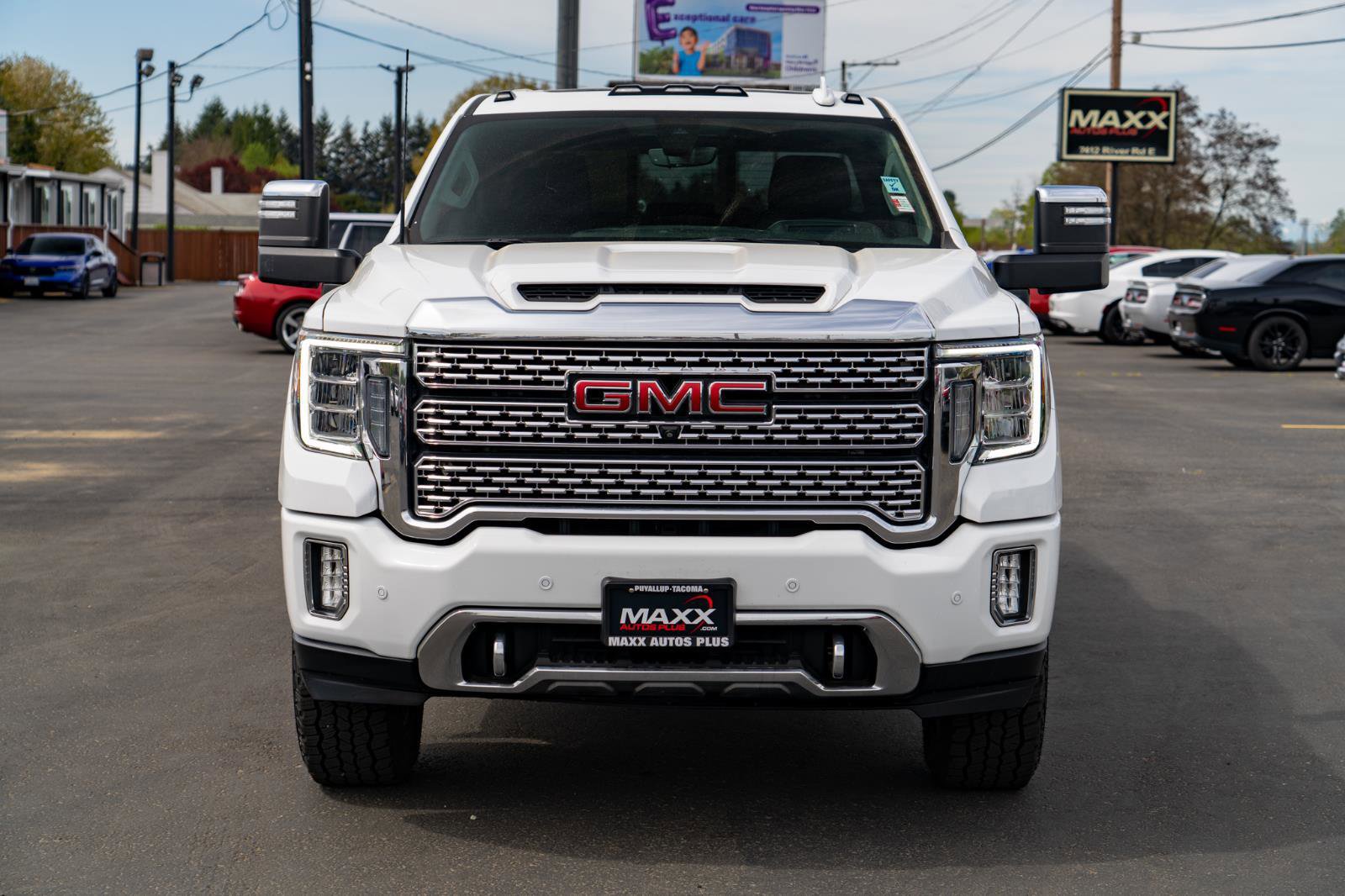 Used 2021 GMC Sierra 2500 Denali w/ Denali Ultimate Package AWD/4WD image 3