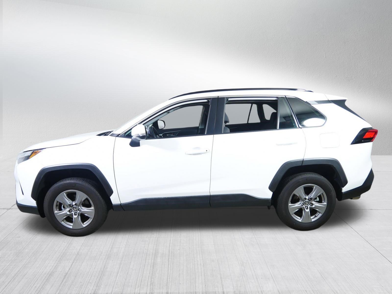 Used 2024 Toyota RAV4 XLE AWD/4WD image 4