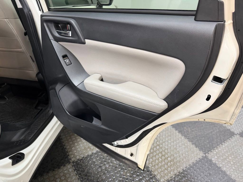 Used 2017 Subaru Forester 2.5i Limited image 41