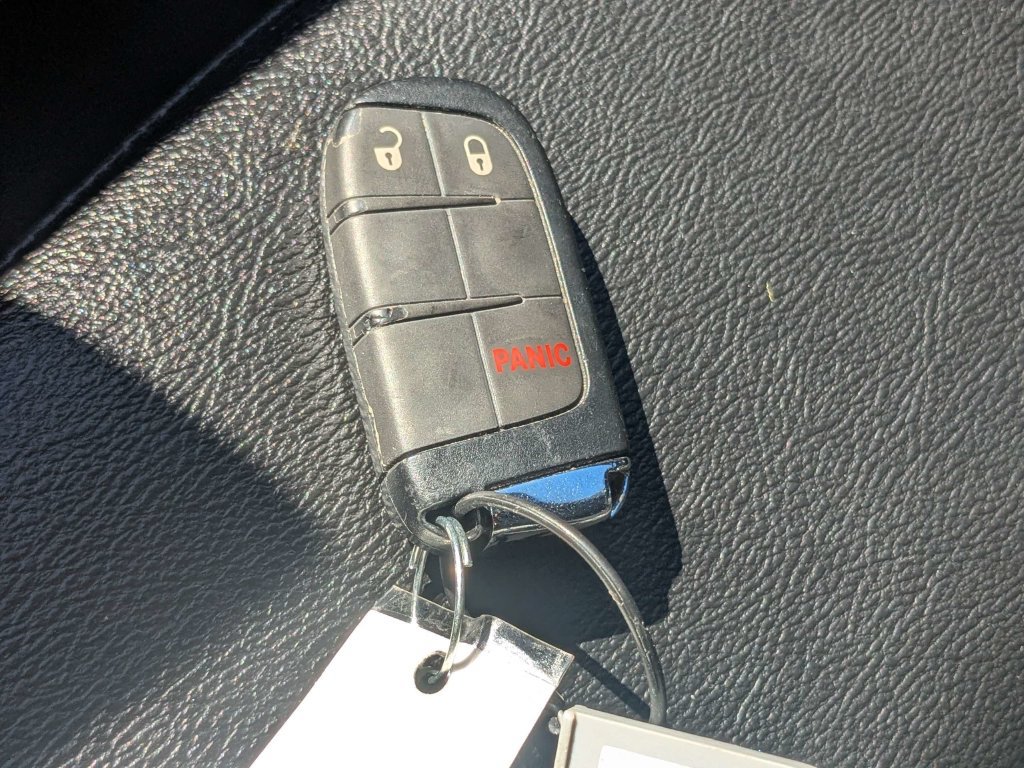 Used 2024 Jeep Compass Latitude AWD/4WD image 38
