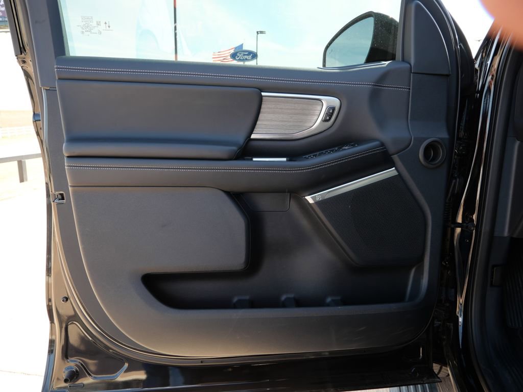 New 2025 Ford Expedition Platinum w/ Driver's Package image 14