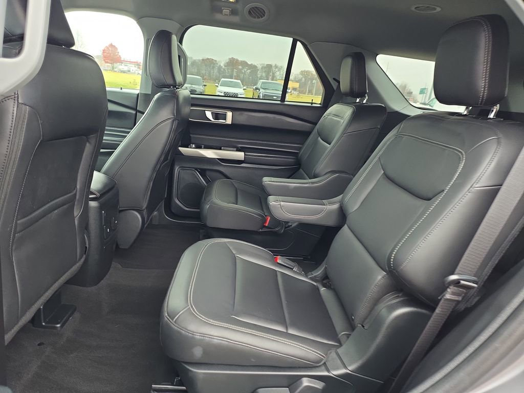 Used 2023 Ford Explorer XLT w/ Equipment Group 202A image 30