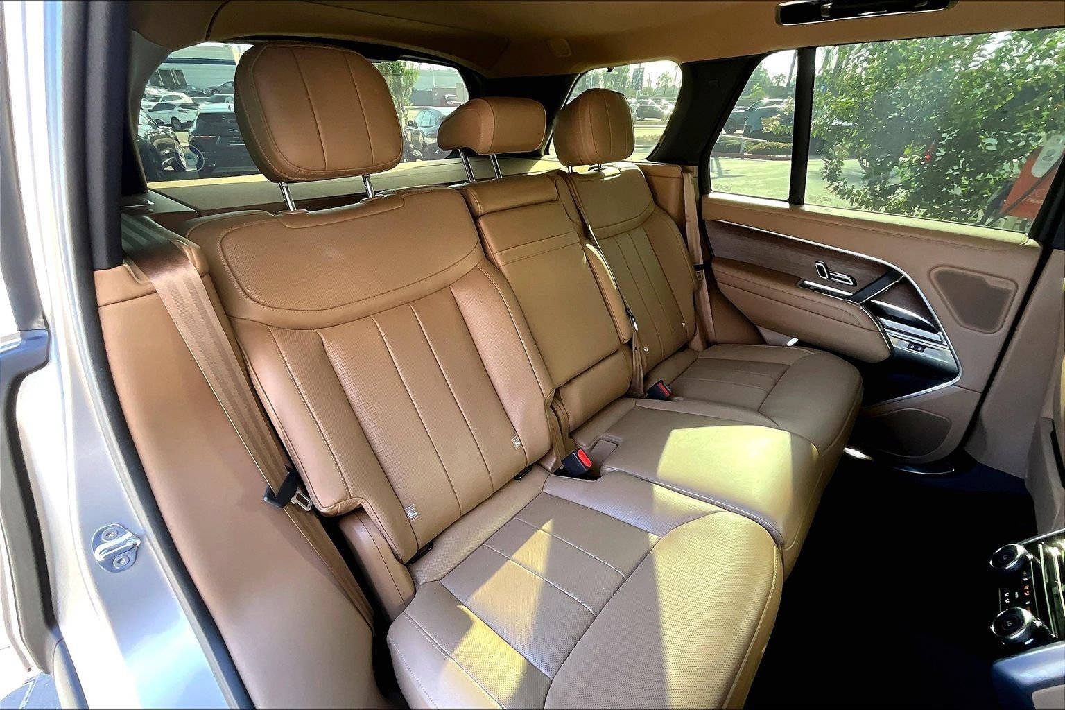 Certified 2024 Land Rover Range Rover SE AWD/4WD image 26