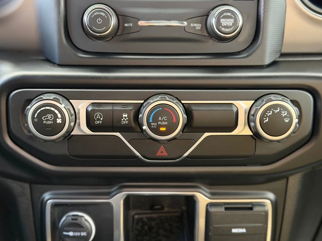 Used 2021 Jeep Gladiator Sport image 15